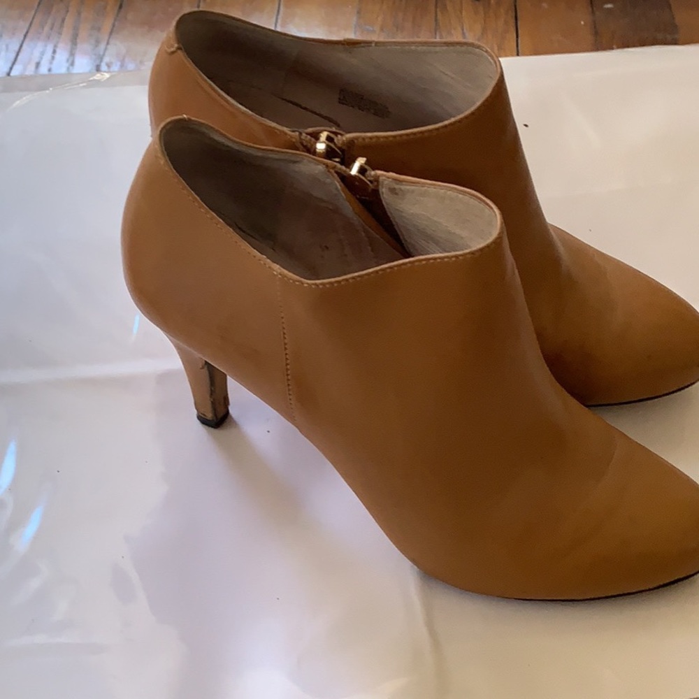 Vince Camuto Booties 6.5